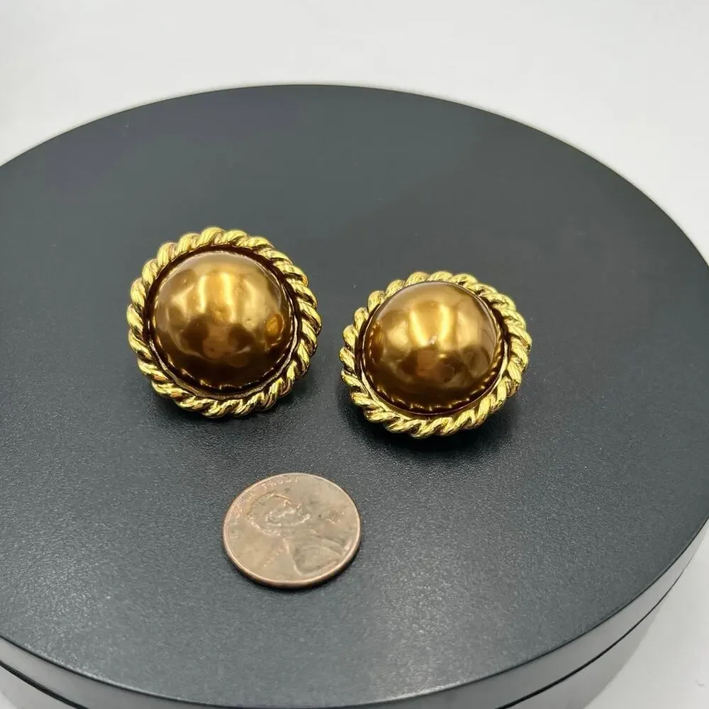 CAROLEE Signed Vintage Simulated Faux‎ Pearl Gold Tone Rope Clip On Earrings